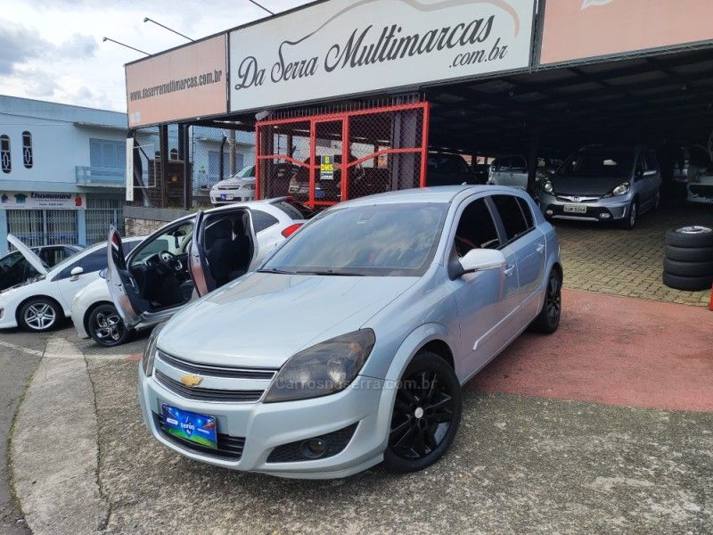 CHEVROLET VECTRA 2.0 SFI GT-X HATCH 8V 2010/2011 HUBNER MULTIMARCAS FARROUPILHA / Carros no Vale