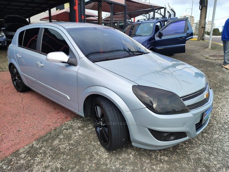CHEVROLET VECTRA 2.0 SFI GT-X HATCH 8V 2010/2011 HUBNER MULTIMARCAS FARROUPILHA / Carros no Vale