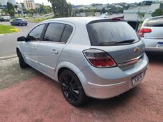 CHEVROLET VECTRA 2.0 SFI GT-X HATCH 8V 2010/2011 HUBNER MULTIMARCAS FARROUPILHA / Carros no Vale
