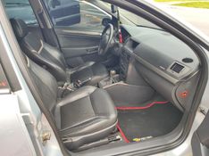 CHEVROLET VECTRA 2.0 SFI GT-X HATCH 8V 2010/2011 HUBNER MULTIMARCAS FARROUPILHA / Carros no Vale