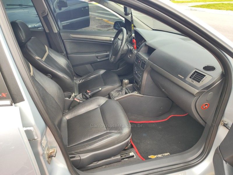 CHEVROLET VECTRA 2.0 SFI GT-X HATCH 8V 2010/2011 HUBNER MULTIMARCAS FARROUPILHA / Carros no Vale