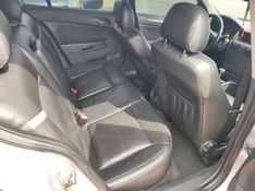 CHEVROLET VECTRA 2.0 SFI GT-X HATCH 8V 2010/2011 HUBNER MULTIMARCAS FARROUPILHA / Carros no Vale