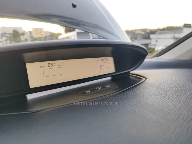CITROËN C4 2.0 EXCLUSIVE 16V 2011/2012 HUBNER MULTIMARCAS FARROUPILHA / Carros no Vale