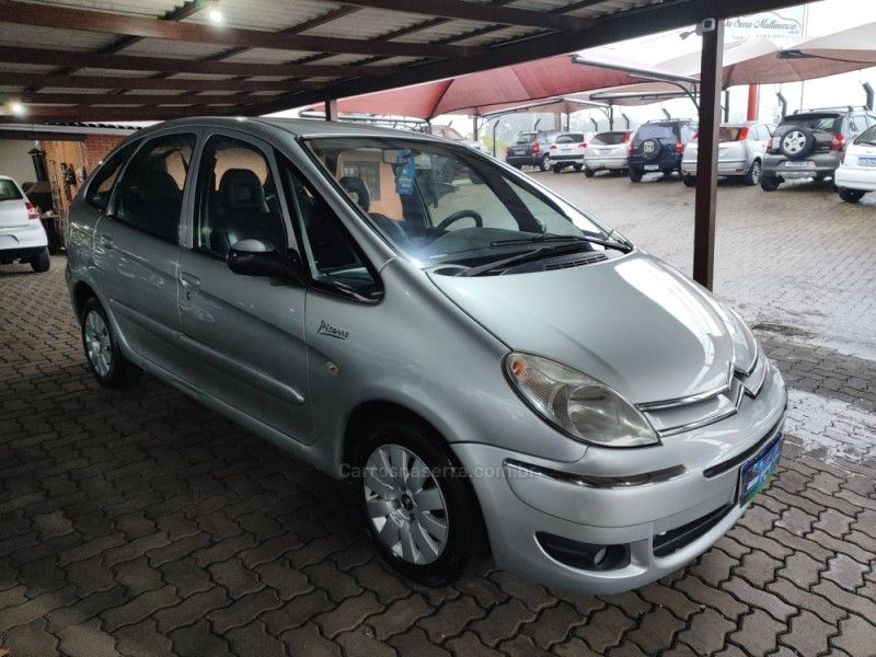 CITROËN XSARA PICASSO 2.0 EXCLUSIVE 16V 2008/2008 HUBNER MULTIMARCAS FARROUPILHA / Carros no Vale