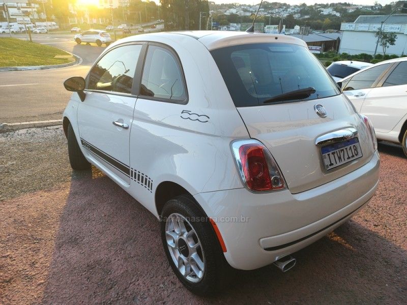 FIAT 500 1.4 CULT 8V 2013/2013 HUBNER MULTIMARCAS FARROUPILHA / Carros no Vale