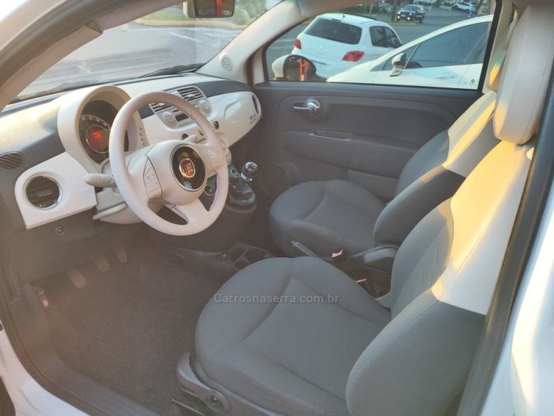 FIAT 500 1.4 CULT 8V 2013/2013 HUBNER MULTIMARCAS FARROUPILHA / Carros no Vale