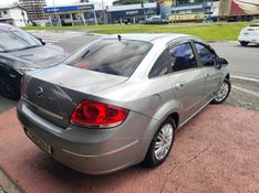 FIAT LINEA 1.9 MPI HLX 16V AUTOMATIZADO 2010/2010 HUBNER MULTIMARCAS FARROUPILHA / Carros no Vale