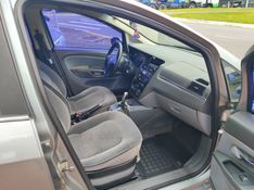 FIAT LINEA 1.9 MPI HLX 16V AUTOMATIZADO 2010/2010 HUBNER MULTIMARCAS FARROUPILHA / Carros no Vale