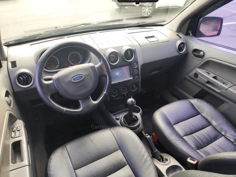 FORD ECOSPORT 1.6 XL 8V 2003/2004 HUBNER MULTIMARCAS FARROUPILHA / Carros no Vale