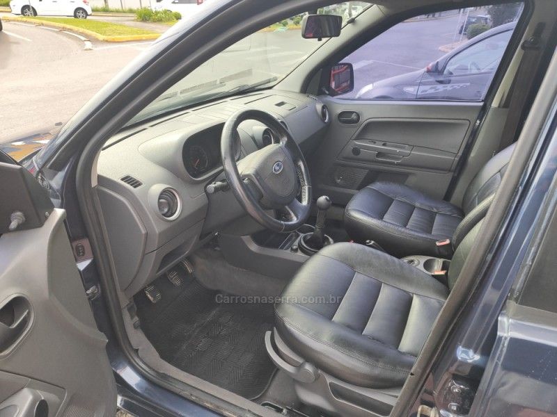 FORD ECOSPORT 1.6 XL 8V 2003/2004 HUBNER MULTIMARCAS FARROUPILHA / Carros no Vale