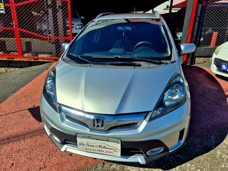 HONDA FIT 1.5 TWIST 16V 2013/2013 HUBNER MULTIMARCAS FARROUPILHA / Carros no Vale