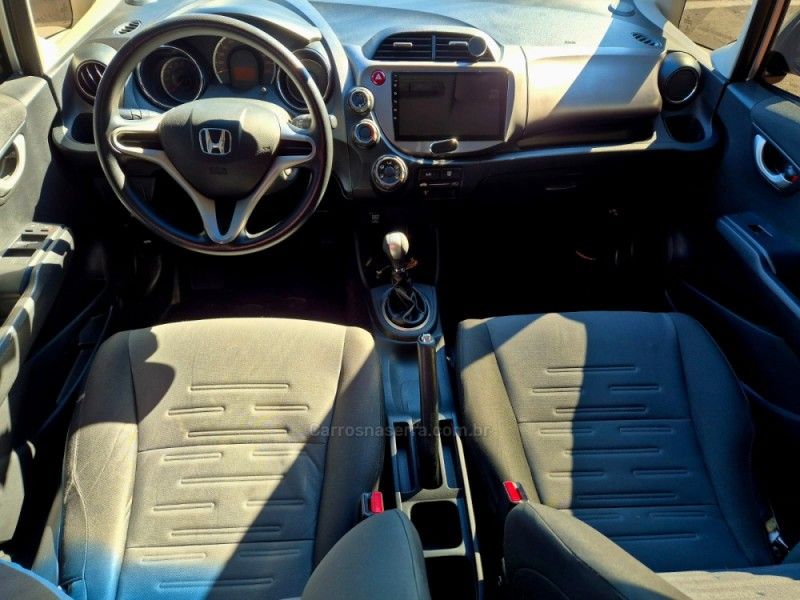 HONDA FIT 1.5 TWIST 16V 2013/2013 HUBNER MULTIMARCAS FARROUPILHA / Carros no Vale