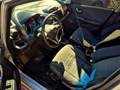 HONDA FIT 1.5 TWIST 16V 2013/2013 HUBNER MULTIMARCAS FARROUPILHA / Carros no Vale