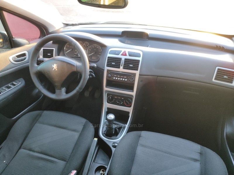 PEUGEOT 307 1.6 PRESENCE PACK 16V 2011/2011 HUBNER MULTIMARCAS FARROUPILHA / Carros no Vale