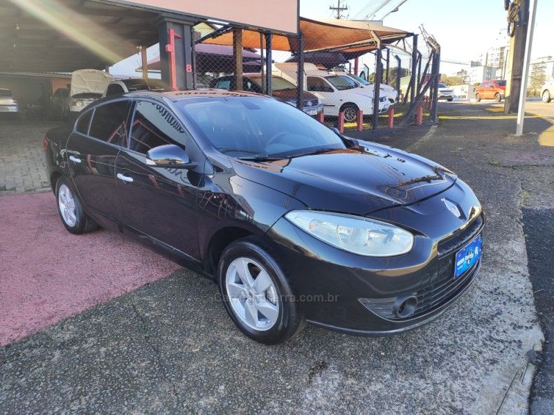 RENAULT FLUENCE 2.0 DYNAMIQUE PLUS 16V 2011/2012 HUBNER MULTIMARCAS FARROUPILHA / Carros no Vale RENAULT FLUENCE 2.0 DYNAMIQUE PLUS 16V 2011/2012 HUBNER MULTIMARCAS FARROUPILHA / Carros no Vale