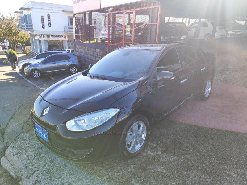 RENAULT FLUENCE 2.0 DYNAMIQUE PLUS 16V 2011/2012 HUBNER MULTIMARCAS FARROUPILHA / Carros no Vale RENAULT FLUENCE 2.0 DYNAMIQUE PLUS 16V 2011/2012 HUBNER MULTIMARCAS FARROUPILHA / Carros no Vale