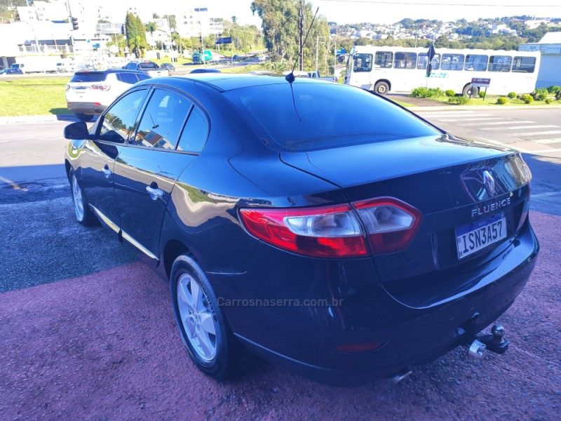 RENAULT FLUENCE 2.0 DYNAMIQUE PLUS 16V 2011/2012 HUBNER MULTIMARCAS FARROUPILHA / Carros no Vale RENAULT FLUENCE 2.0 DYNAMIQUE PLUS 16V 2011/2012 HUBNER MULTIMARCAS FARROUPILHA / Carros no Vale