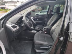 RENAULT FLUENCE 2.0 DYNAMIQUE PLUS 16V 2011/2012 HUBNER MULTIMARCAS FARROUPILHA / Carros no Vale