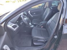 RENAULT FLUENCE 2.0 DYNAMIQUE PLUS 16V 2011/2012 HUBNER MULTIMARCAS FARROUPILHA / Carros no Vale