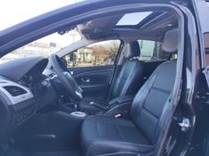 RENAULT FLUENCE 2.0 DYNAMIQUE PLUS 16V 2011/2012 HUBNER MULTIMARCAS FARROUPILHA / Carros no Vale