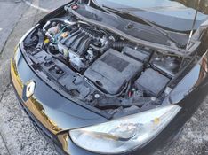RENAULT FLUENCE 2.0 DYNAMIQUE PLUS 16V 2011/2012 HUBNER MULTIMARCAS FARROUPILHA / Carros no Vale