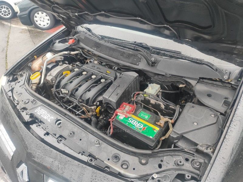 RENAULT MÉGANE 1.6 EXPRESSION 16V 2010/2011 HUBNER MULTIMARCAS FARROUPILHA / Carros no Vale