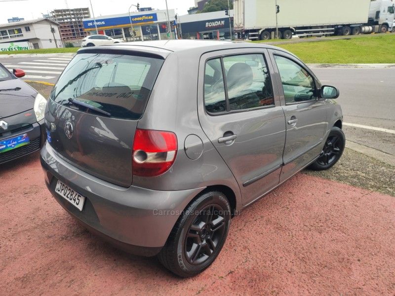 VOLKSWAGEN FOX 1.0 ITREND 8V 2004/2004 HUBNER MULTIMARCAS FARROUPILHA / Carros no Vale