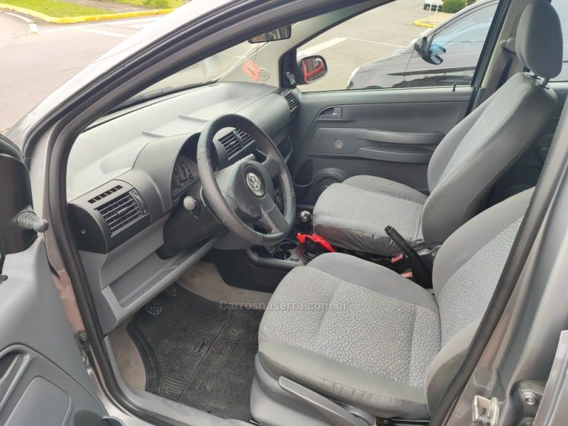 VOLKSWAGEN FOX 1.0 ITREND 8V 2004/2004 HUBNER MULTIMARCAS FARROUPILHA / Carros no Vale