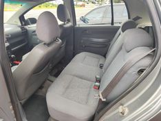 VOLKSWAGEN FOX 1.0 ITREND 8V 2004/2004 HUBNER MULTIMARCAS FARROUPILHA / Carros no Vale