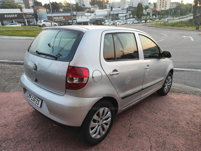 VOLKSWAGEN FOX 1.0 MI TREND 8V 2006/2007 HUBNER MULTIMARCAS FARROUPILHA / Carros no Vale