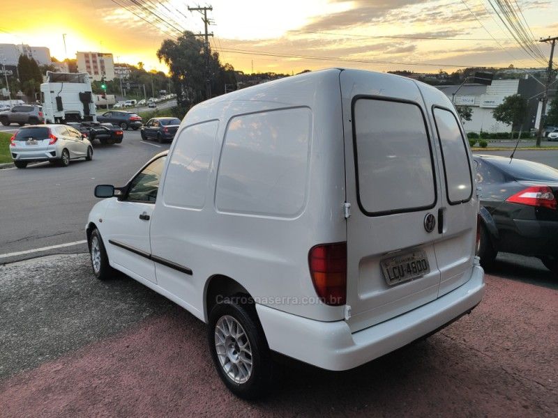 VOLKSWAGEN VAN 1.6 MI 8V 1999/1999 HUBNER MULTIMARCAS FARROUPILHA / Carros no Vale