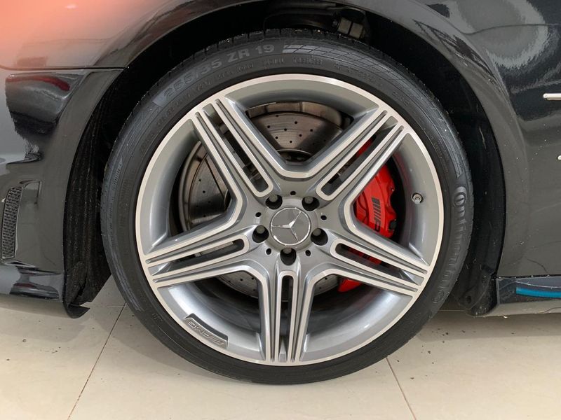 MERCEDES-BENZ SL 63 AMG 5.5 ROADSTER V8 BI-TURBO GASOLINA 2P AUTOMÁTICO 2012/2013 FÁBIO BERNARDES PORTO ALEGRE / Carros no Vale