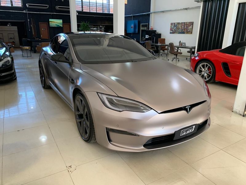 TESLA MODEL S ELÉTRICO PLAID 2021/2021 FÁBIO BERNARDES PORTO ALEGRE / Carros no Vale TESLA MODEL S ELÉTRICO PLAID 2021/2021 FÁBIO BERNARDES PORTO ALEGRE / Carros no Vale
