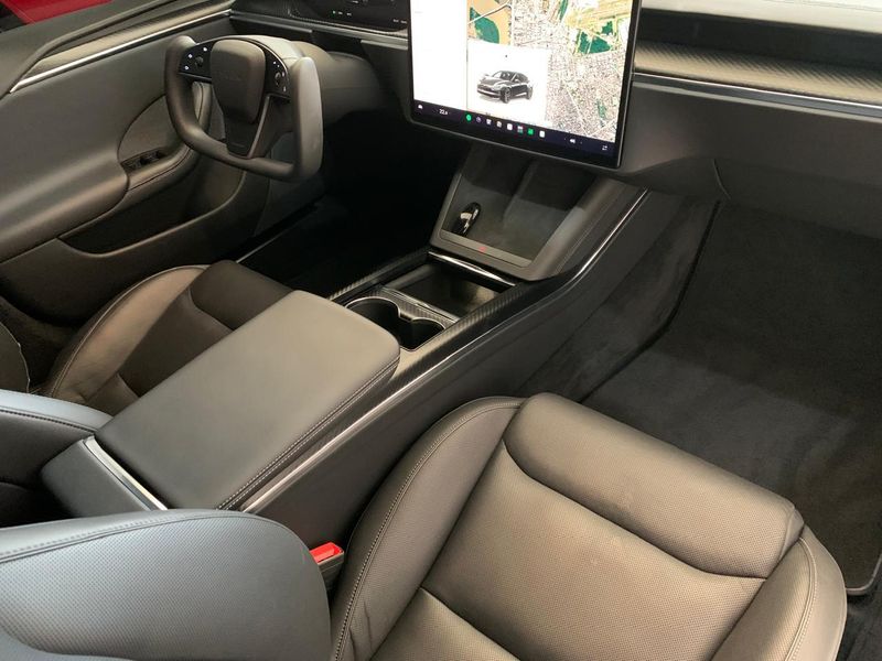 TESLA MODEL S ELÉTRICO PLAID 2021/2021 FÁBIO BERNARDES PORTO ALEGRE / Carros no Vale TESLA MODEL S ELÉTRICO PLAID 2021/2021 FÁBIO BERNARDES PORTO ALEGRE / Carros no Vale