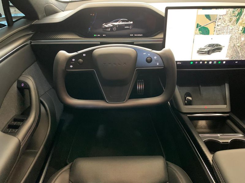 TESLA MODEL S ELÉTRICO PLAID 2021/2021 FÁBIO BERNARDES PORTO ALEGRE / Carros no Vale TESLA MODEL S ELÉTRICO PLAID 2021/2021 FÁBIO BERNARDES PORTO ALEGRE / Carros no Vale