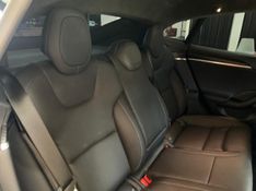 TESLA MODEL S ELÉTRICO PLAID 2021/2021 FÁBIO BERNARDES PORTO ALEGRE / Carros no Vale