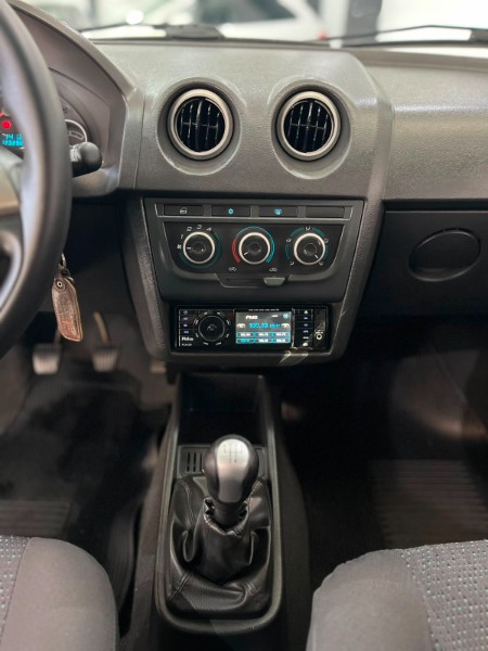 CHEVROLET CELTA 1.0 LS 8V 2013/2013 TIAGO AUTOMÓVEIS VENÂNCIO AIRES / Carros no Vale