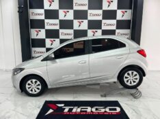 CHEVROLET ONIX HATCH LT 1.0 8V FLEXPOWER 5P MEC. 2019/2019 TIAGO AUTOMÓVEIS VENÂNCIO AIRES / Carros no Vale