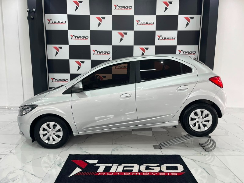 CHEVROLET ONIX HATCH LT 1.0 8V FLEXPOWER 5P MEC. 2019/2019 TIAGO AUTOMÓVEIS VENÂNCIO AIRES / Carros no Vale
