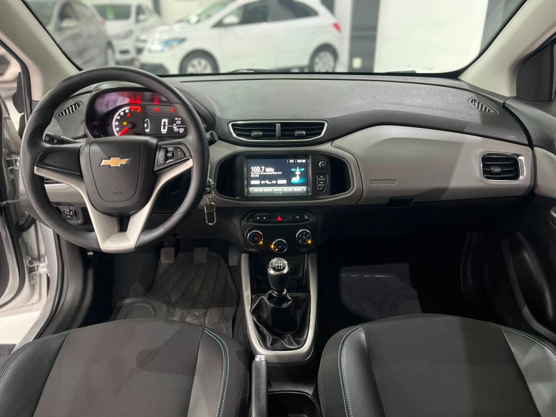 CHEVROLET ONIX HATCH LT 1.0 8V FLEXPOWER 5P MEC. 2019/2019 TIAGO AUTOMÓVEIS VENÂNCIO AIRES / Carros no Vale