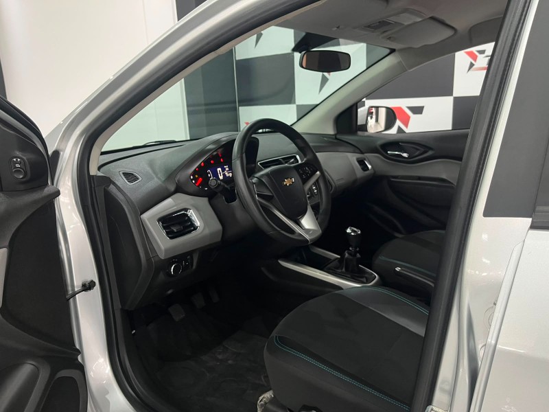 CHEVROLET ONIX HATCH LT 1.0 8V FLEXPOWER 5P MEC. 2019/2019 TIAGO AUTOMÓVEIS VENÂNCIO AIRES / Carros no Vale