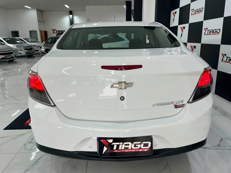 CHEVROLET PRISMA 1.4 LT 2016/2016 TIAGO AUTOMÓVEIS VENÂNCIO AIRES / Carros no Vale