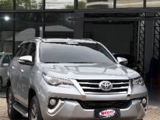 TOYOTA HILUX SW4 2.8 SRX 7 LUGARES 16V /2016 NEURI VEÍCULOS LAJEADO / Carros no Vale