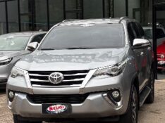 TOYOTA HILUX SW4 2.8 SRX 7 LUGARES 16V /2016 NEURI VEÍCULOS LAJEADO / Carros no Vale