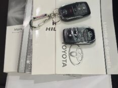 TOYOTA HILUX SW4 2.8 SRX 7 LUGARES 16V /2016 NEURI VEÍCULOS LAJEADO / Carros no Vale