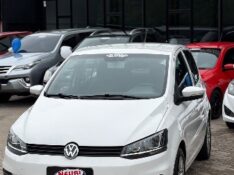 VOLKSWAGEN FOX 1.0 MI TRENDLINE 8V FLEX 4P MANUAL 2017/2017 NEURI VEÍCULOS LAJEADO / Carros no Vale