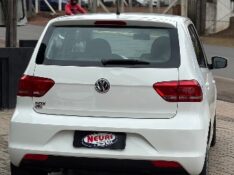 VOLKSWAGEN FOX 1.0 MI TRENDLINE 8V FLEX 4P MANUAL 2017/2017 NEURI VEÍCULOS LAJEADO / Carros no Vale