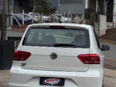 VOLKSWAGEN FOX 1.0 MI TRENDLINE 8V FLEX 4P MANUAL 2017/2017 NEURI VEÍCULOS LAJEADO / Carros no Vale