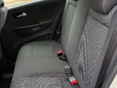 VOLKSWAGEN FOX 1.0 MI TRENDLINE 8V FLEX 4P MANUAL 2017/2017 NEURI VEÍCULOS LAJEADO / Carros no Vale