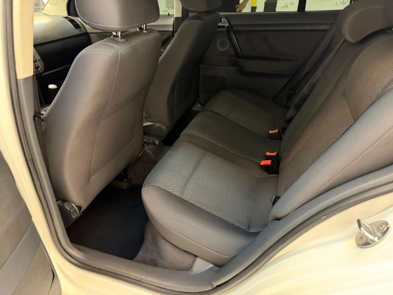 VOLKSWAGEN POLO 1.6 MI COMFORTLINE 8V 2013/2013 LUCAS AUTOMÓVEIS BOM RETIRO DO SUL / Carros no Vale